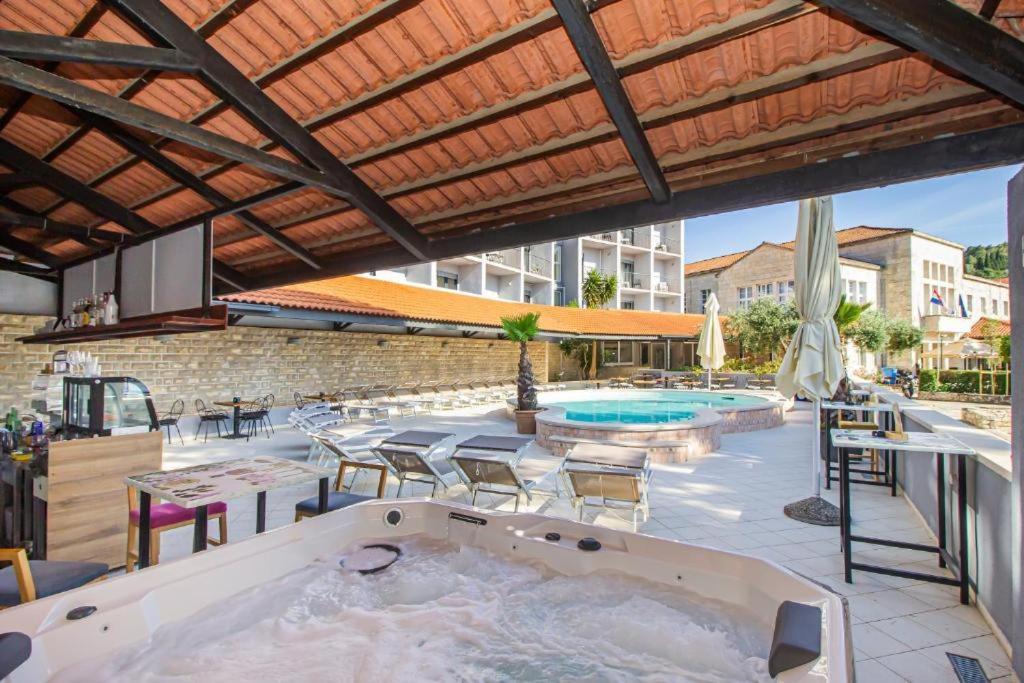 Hotel לומבארדה מראה חיצוני תמונה